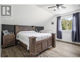 1060 SANDERSON STREET - 18
