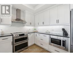 1305 - 71 WYNDHAM STREET S - 12