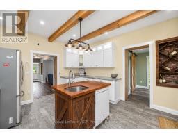 56 MAIN STREET E - 17