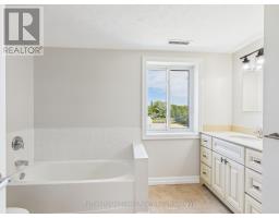 402 - 221 ADELAIDE STREET - 15