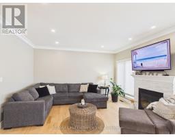4 SCOTT CRESCENT - 11
