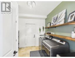 4 SCOTT CRESCENT - 21