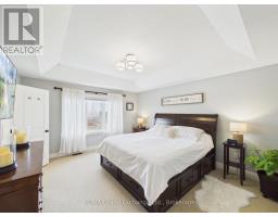 4 SCOTT CRESCENT - 22
