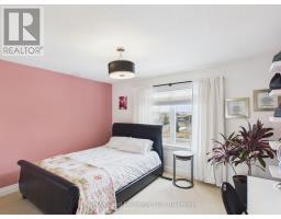 4 SCOTT CRESCENT - 24
