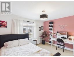 4 SCOTT CRESCENT - 25