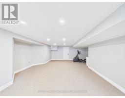 4 SCOTT CRESCENT - 30