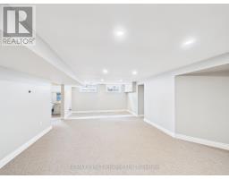 4 SCOTT CRESCENT - 31