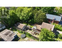 324 WATERLOO AVENUE - 37