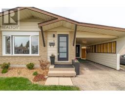 6 BROKEN OAK CRESCENT - 2