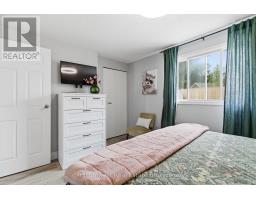 6 BROKEN OAK CRESCENT - 23