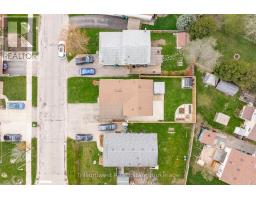 6 BROKEN OAK CRESCENT - 48