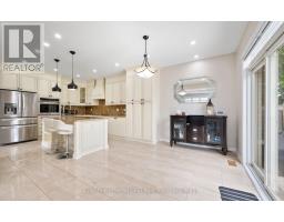 48 HAWKE CRESCENT - 16