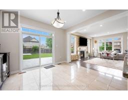 48 HAWKE CRESCENT - 17