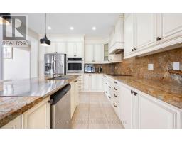 48 HAWKE CRESCENT - 19
