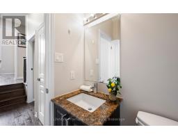 48 HAWKE CRESCENT - 25