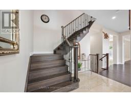 48 HAWKE CRESCENT - 27