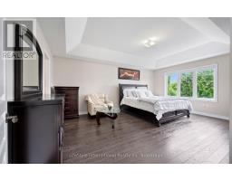 48 HAWKE CRESCENT - 28