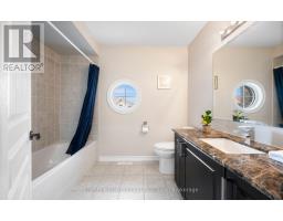 48 HAWKE CRESCENT - 38