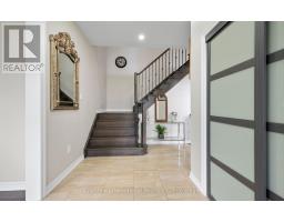48 HAWKE CRESCENT - 7