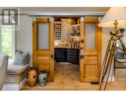 40 POLISH AVENUE - 15