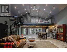 40 POLISH AVENUE - 41
