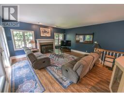 403 BAY STREET - 17