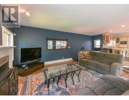 403 BAY STREET - 18