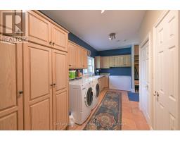 403 BAY STREET - 19