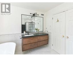 403 BAY STREET - 24
