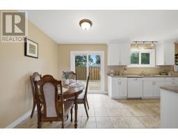 2049 MARCHMONT ROAD - 10