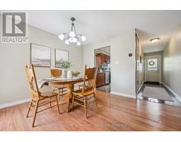 17 HISTON CRESCENT - 30