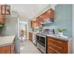 17 HISTON CRESCENT - 31