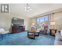17 HISTON CRESCENT - 32