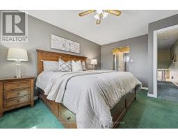 17 HISTON CRESCENT - 33