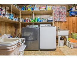 17 HISTON CRESCENT - 35