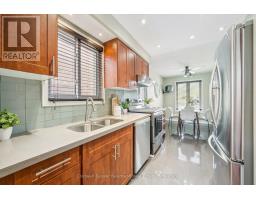 17 HISTON CRESCENT - 5
