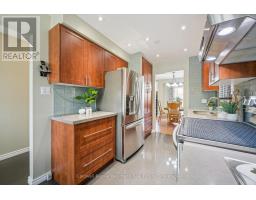 17 HISTON CRESCENT - 6