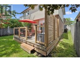 4 EASTVIEW CRESCENT - 32