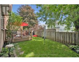 4 EASTVIEW CRESCENT - 35