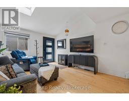 313 BARTLETT AVENUE N - 11