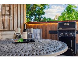 313 BARTLETT AVENUE N - 37