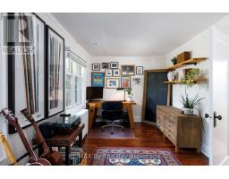 44 RAMBERT CRESCENT - 32