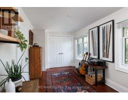 44 RAMBERT CRESCENT - 33
