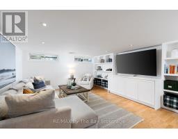 44 RAMBERT CRESCENT - 40