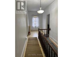 16 PETER STREET S - 32