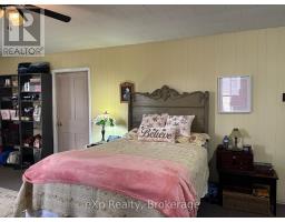 16 PETER STREET S - 33
