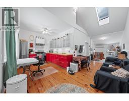 138 ARTHUR STREET N - 3