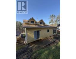 12 FERNDALE ROAD - 28