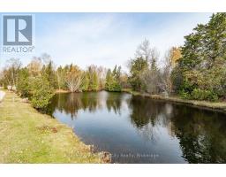 10 SPRUCE AVENUE - 34