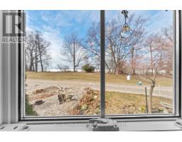 12 IROQUOIS LANE - 16